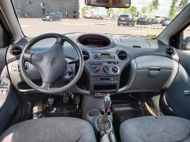 Toyota Yaris I (P1), 2001 г.