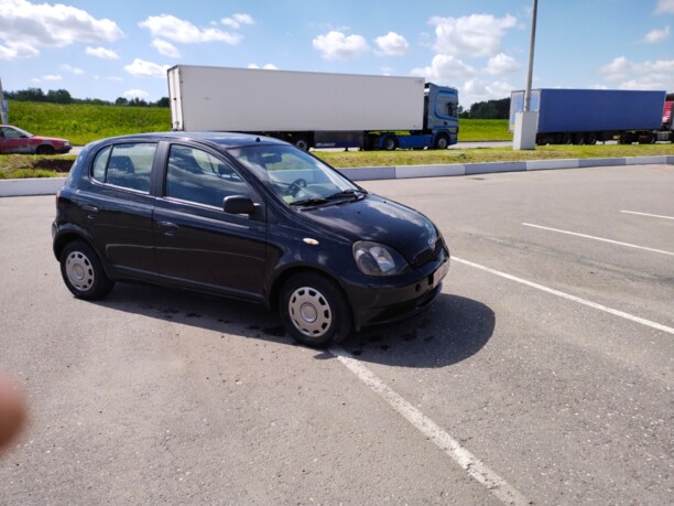 Toyota Yaris I (P1), 2001 г.