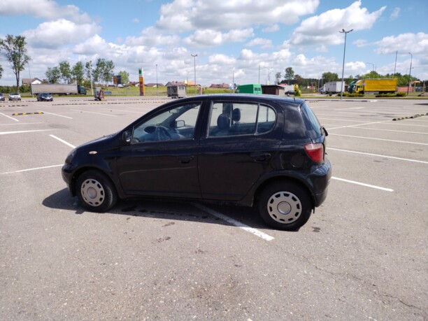 Toyota Yaris I (P1), 2001 г.