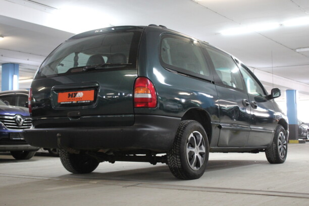 Chrysler Voyager III, 7 мест, 1999 г.