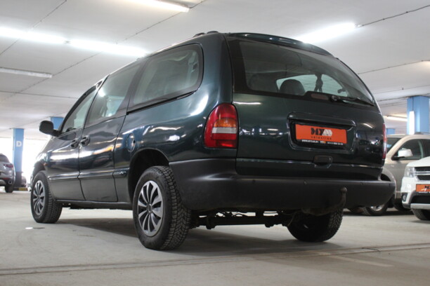 Chrysler Voyager III, 7 мест, 1999 г.