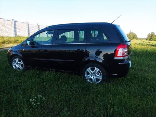 Opel Zafira B · Рестайлинг, 7 мест, 2010 г.