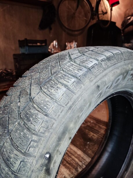 Легковые шины Pirelli ICE ZERO 235/65 R18 4 шт.