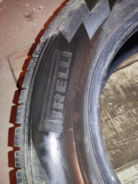 Легковые шины Pirelli ICE ZERO 235/65 R18 4 шт.
