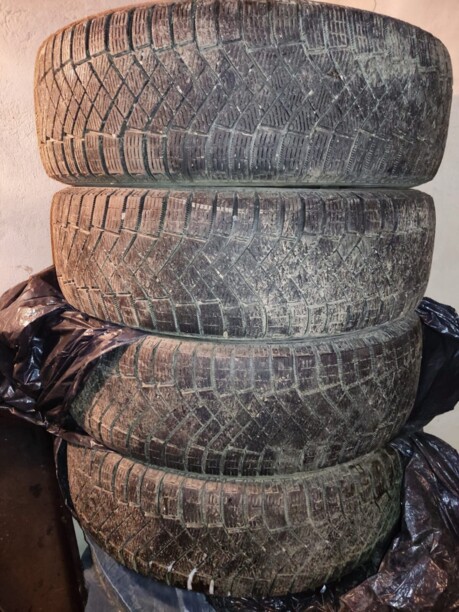 Легковые шины Pirelli ICE ZERO 235/65 R18 4 шт.