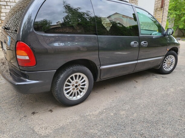 Chrysler Voyager III, 7 мест, 1999 г.
