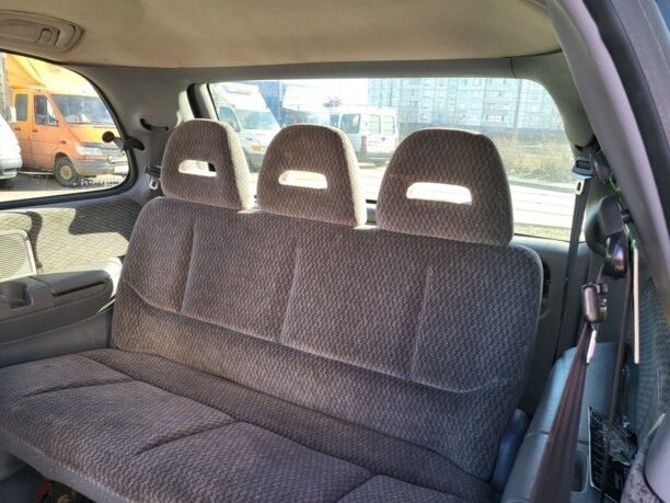 Chrysler Voyager III, 7 мест, 1999 г.