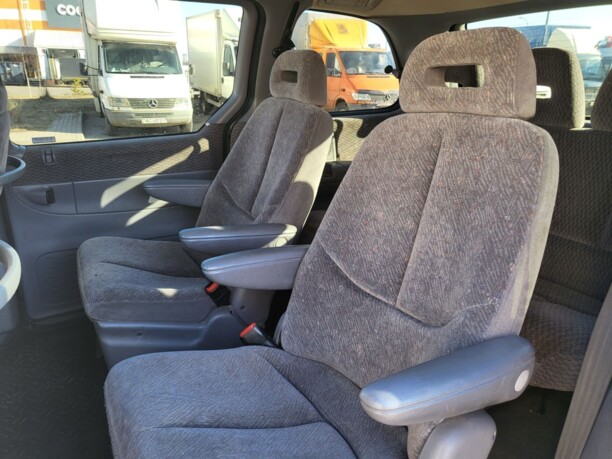 Chrysler Voyager III, 7 мест, 1999 г.