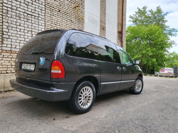 Chrysler Voyager III, 7 мест, 1999 г.