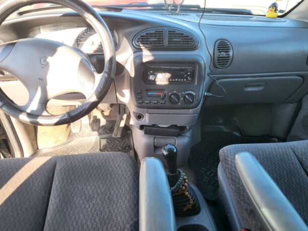 Chrysler Voyager III, 7 мест, 1999 г.