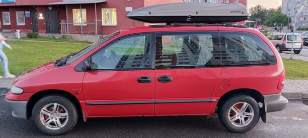 Chrysler Voyager III, 7 мест, 2000 г.