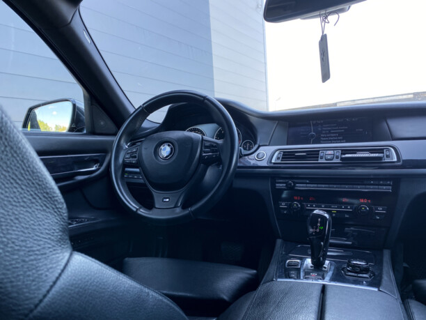 BMW 7 серия F01, F04, 2010 г.