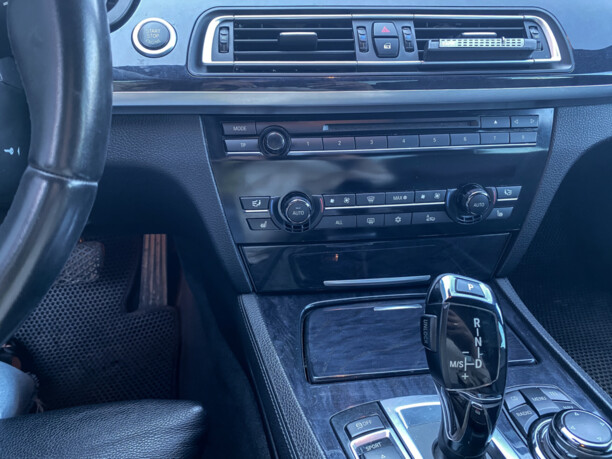 BMW 7 серия F01, F04, 2010 г.