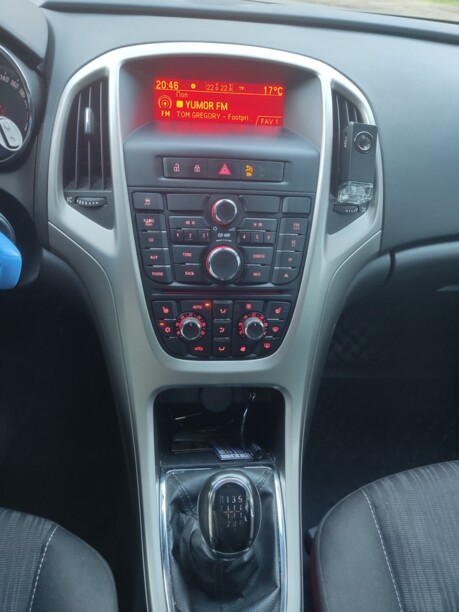 Opel Astra J, 2010 г.
