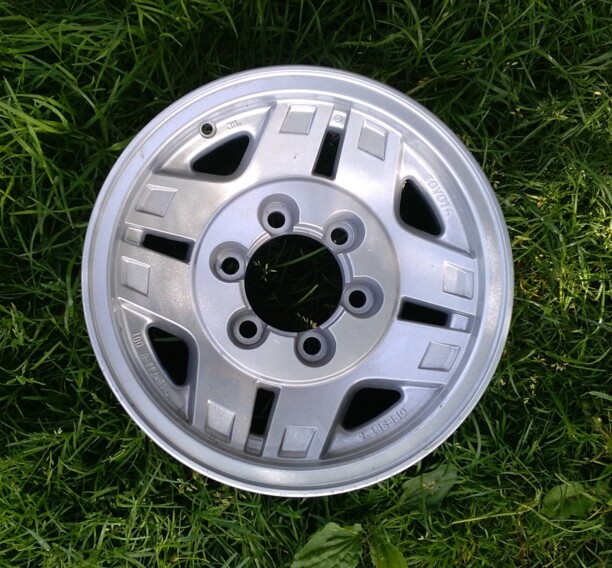 Диск литой к Toyota . 10.5x15 6x139.7 1 шт.