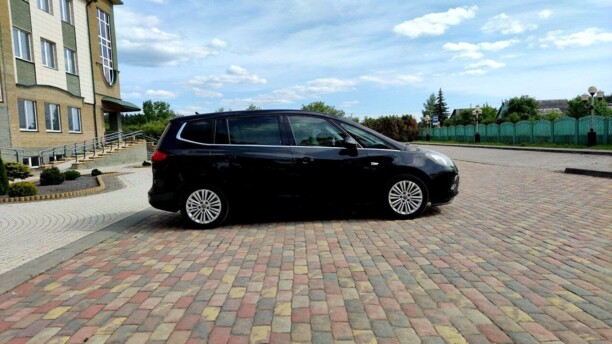 Opel Zafira C, 7 мест, 2015 г.