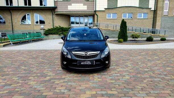 Opel Zafira C, 7 мест, 2015 г.