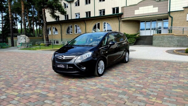 Opel Zafira C, 7 мест, 2015 г.