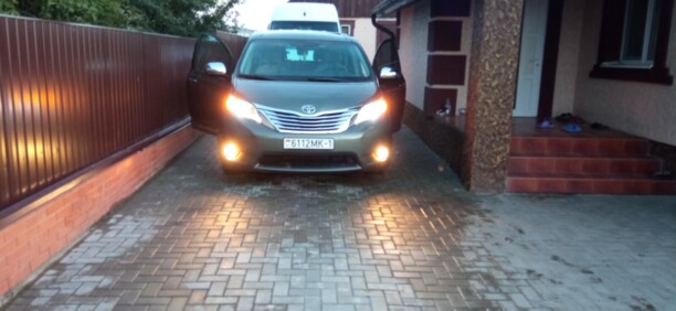Toyota Sienna III (XL30), 7 мест, 2010 г.
