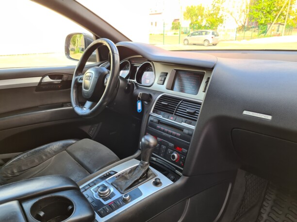 Audi Q7 4L, 7 мест, 2008 г.