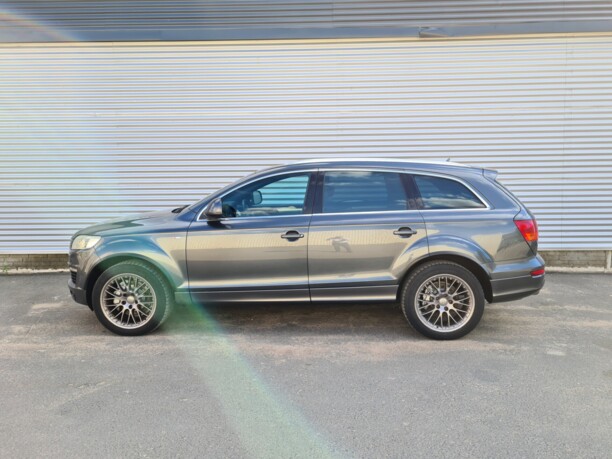 Audi Q7 4L, 7 мест, 2008 г.