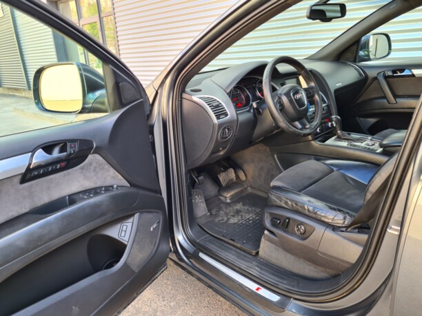 Audi Q7 4L, 7 мест, 2008 г.