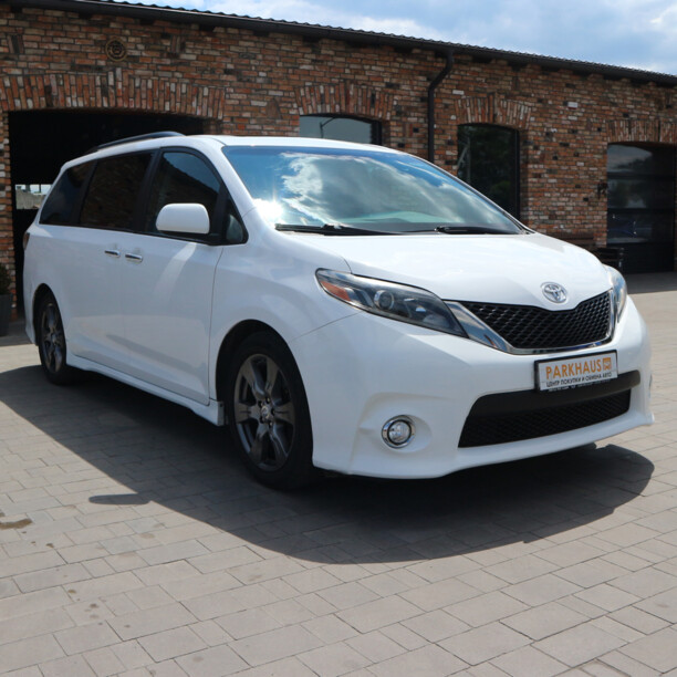 Toyota Sienna III (XL30) · Рестайлинг, 7 мест, 2017 г.