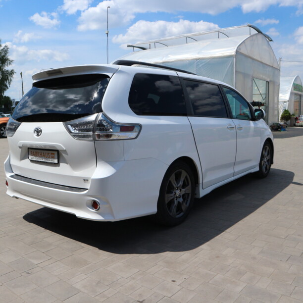 Toyota Sienna III (XL30) · Рестайлинг, 7 мест, 2017 г.