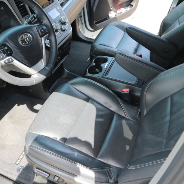 Toyota Sienna III (XL30) · Рестайлинг, 7 мест, 2017 г.
