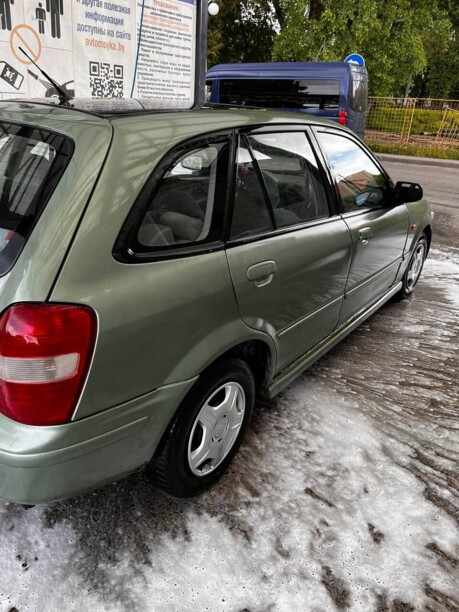 Mazda 323F, 1999 г.