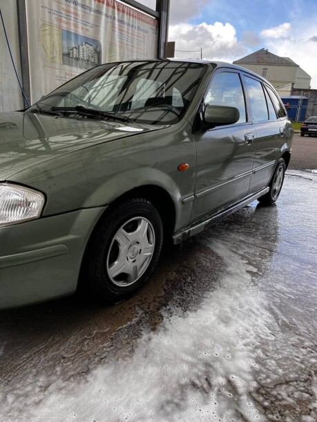 Mazda 323F, 1999 г.