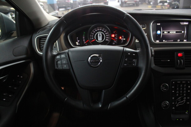 Volvo V40 II · Рестайлинг, 2017 г.