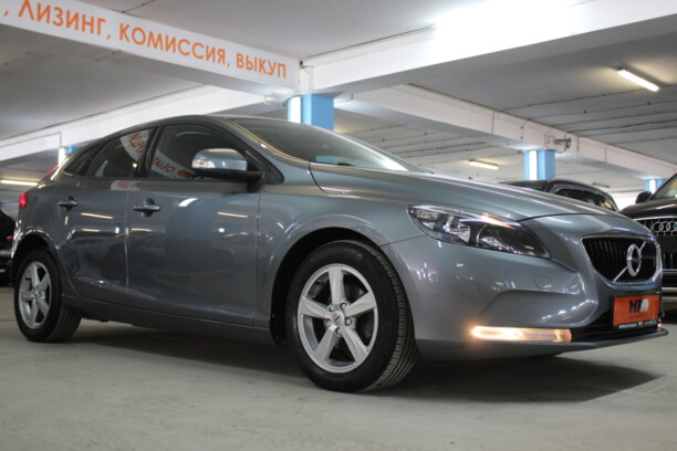 Volvo V40 II · Рестайлинг, 2017 г.