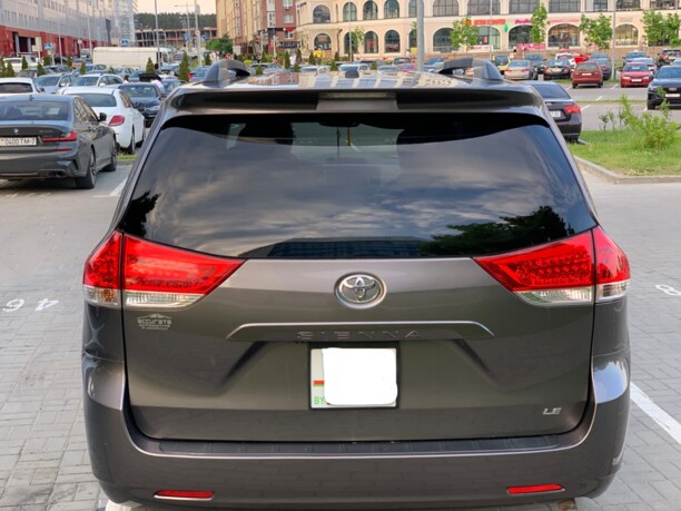 Toyota Sienna III (XL30), 7 мест, 2014 г.