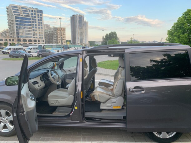 Toyota Sienna III (XL30) · Рестайлинг, 7 мест, 2014 г.