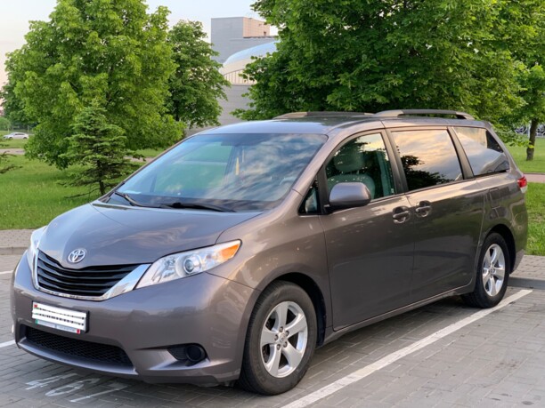 Toyota Sienna III (XL30) · Рестайлинг, 7 мест, 2014 г.