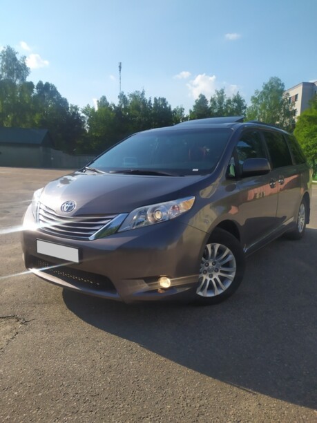 Toyota Sienna III (XL30), 7 мест, 2016 г.
