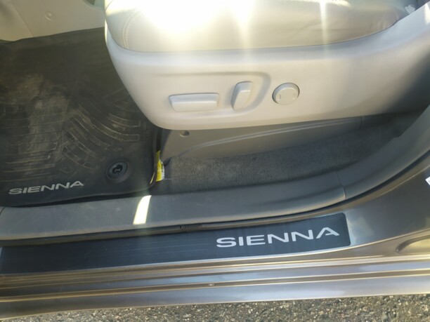Toyota Sienna III (XL30) · Рестайлинг, 7 мест, 2016 г.