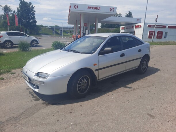 Mazda 323F, 1998 г.