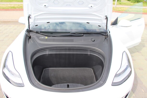 Tesla Model 3, 2018 г.