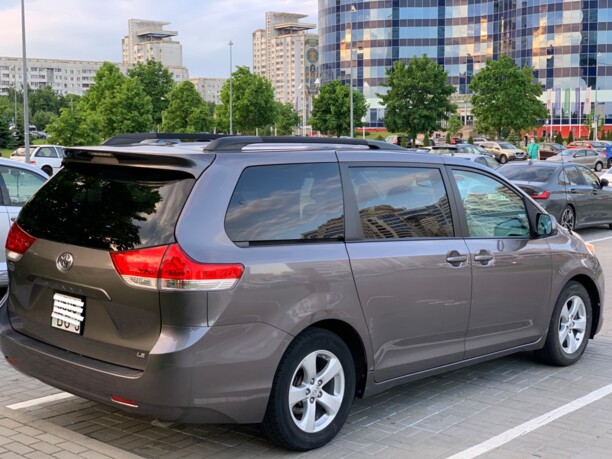 Toyota Sienna III (XL30) · Рестайлинг, 7 мест, 2014 г.