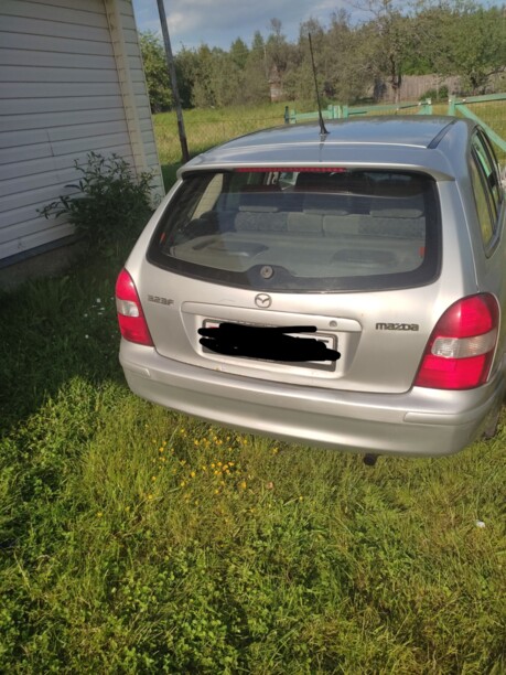 Mazda 323F, 1998 г.