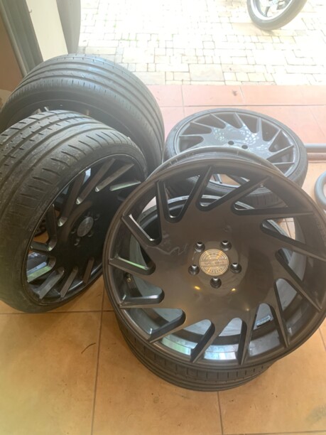 Vossen VLE-1 9x20 5x112 4 шт.