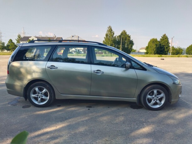 Mitsubishi Grandis, 7 мест, 2006 г.