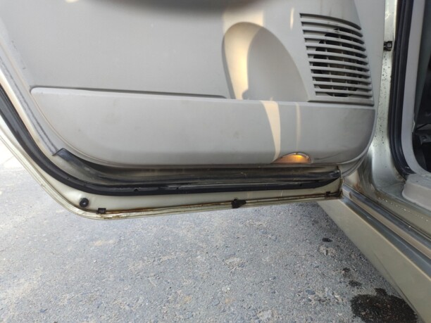 Mitsubishi Grandis, 7 мест, 2006 г.