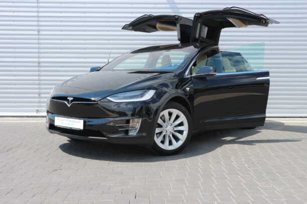 Tesla Model X, 6 мест, 2017 г.