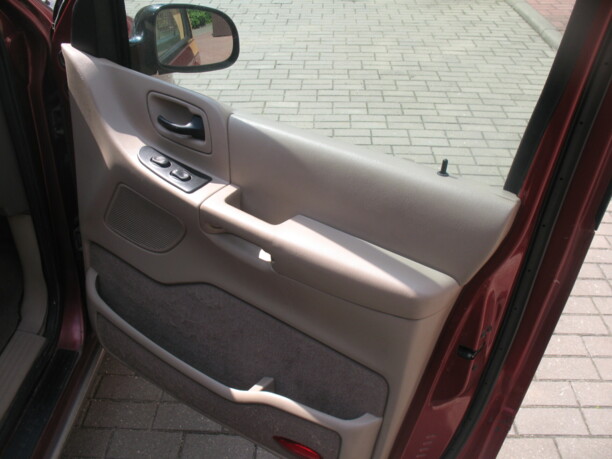Ford Windstar II, 7 мест, 2000 г.