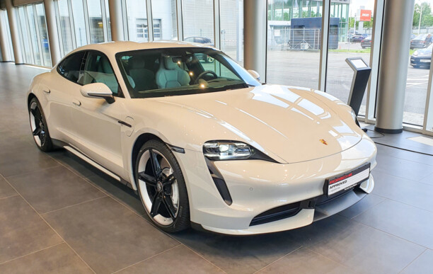 Porsche Taycan, 2021 г.
