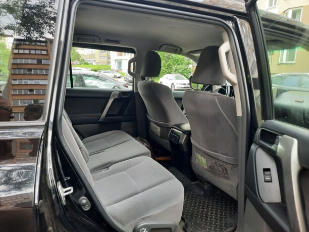 Toyota Land Cruiser Prado J150, 7 мест, 2010 г.
