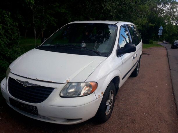 Chrysler Voyager IV, 7 мест, 2003 г.